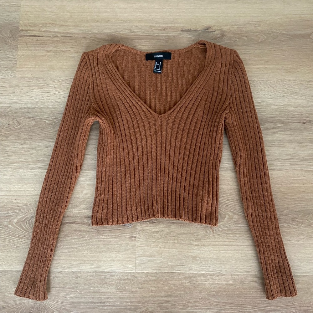 Forever 21 crop sweater/shirt Size M
